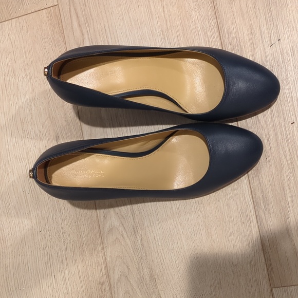 Michael kors navy block heels - Picture 5 of 7